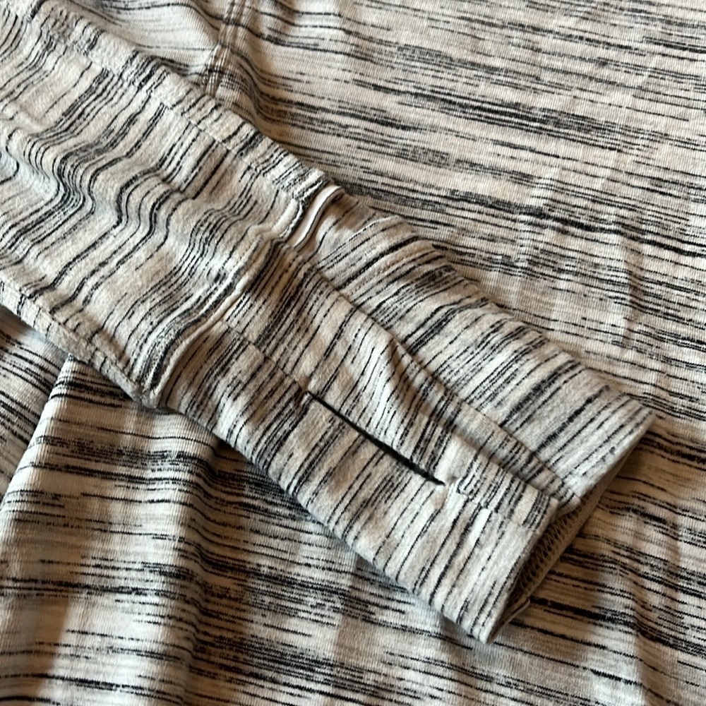 Lululemon Runderful Long Sleeve Space Dye Camo White Silver Spoon size 6 - Picture 7 of 7